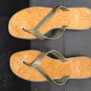 NWOT Coach leather flip flops